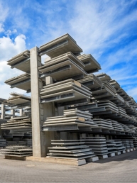 Systèmes d'espaces de stockage des prémurs, des prédalles et des éléments préfabriqués en béton