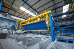 Turning device for the production of double walls